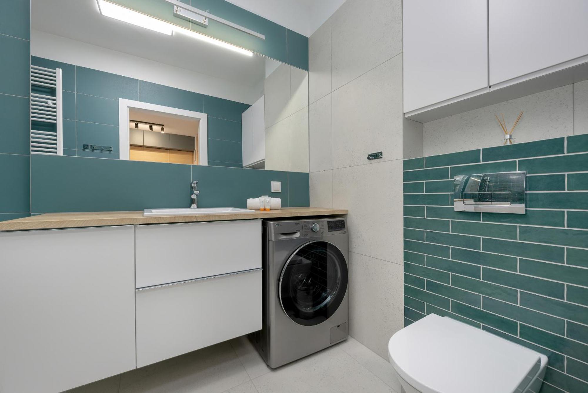 Unique Szczesliwa With Balcony Parking And Ac By Renters Huoneisto *